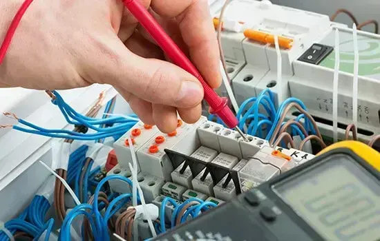 Professional electrician in Hanworth